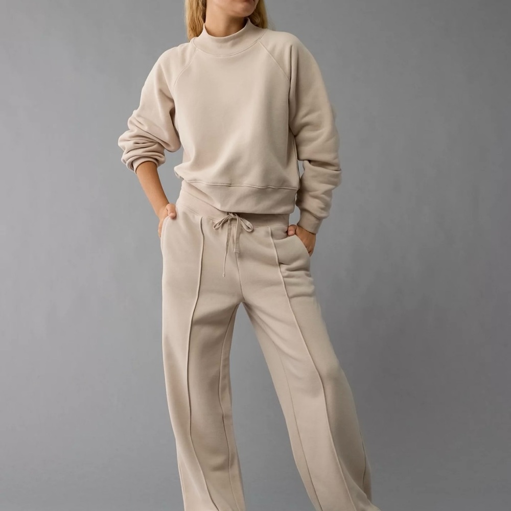 American Eagle Everyday Luxe Mock Neck Sweatshirt